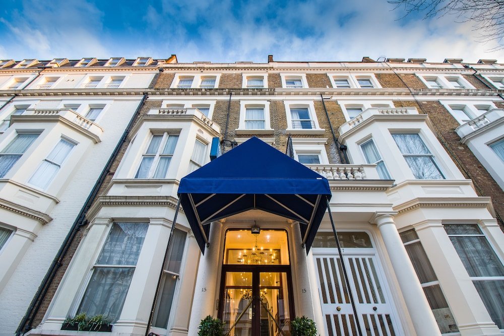 London Town Hotel - Tap to explore photos