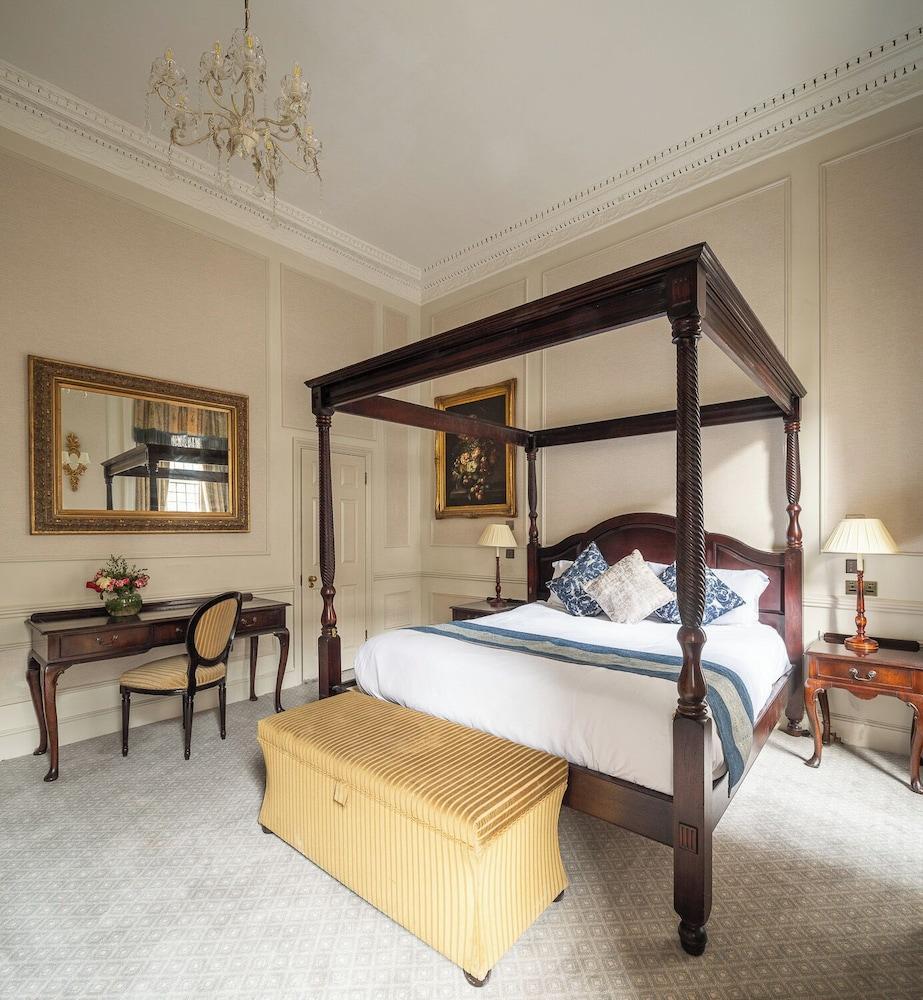 The Leonard Hotel Room Type - Superior Deluxe Double The Leonard Hotel Room Type - Superior Deluxe Double