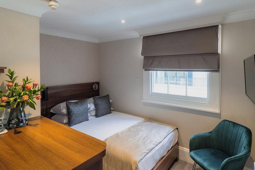 London House Hotel Room Type - Small Double Room (For Short Stay with 4 Foot Bed)