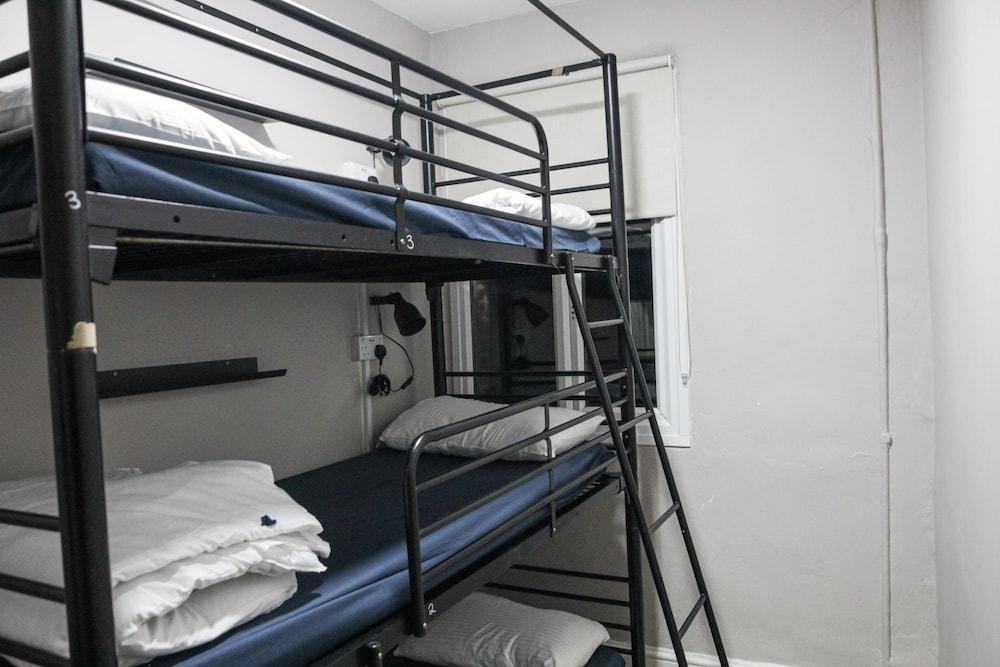 Onefam Waterloo 18-36 years old Room Type - Standard Shared Dormitory, Mixed Dorm (1 Bed in a 3 Bedded Dorm)