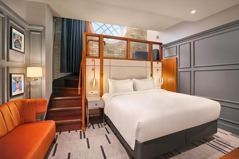 London Marriott Hotel County Hall Room Type - Loft, 1 King Bed (View)