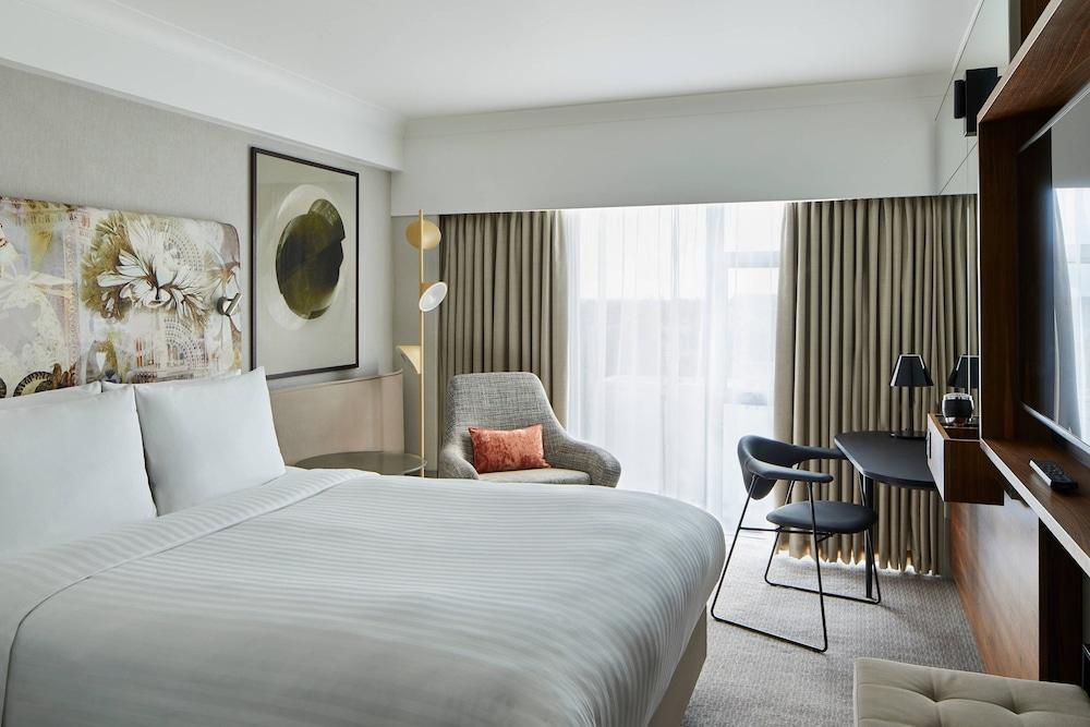London Marriott Hotel Kensington Room Type - Superior Room, 1 Queen Bed
