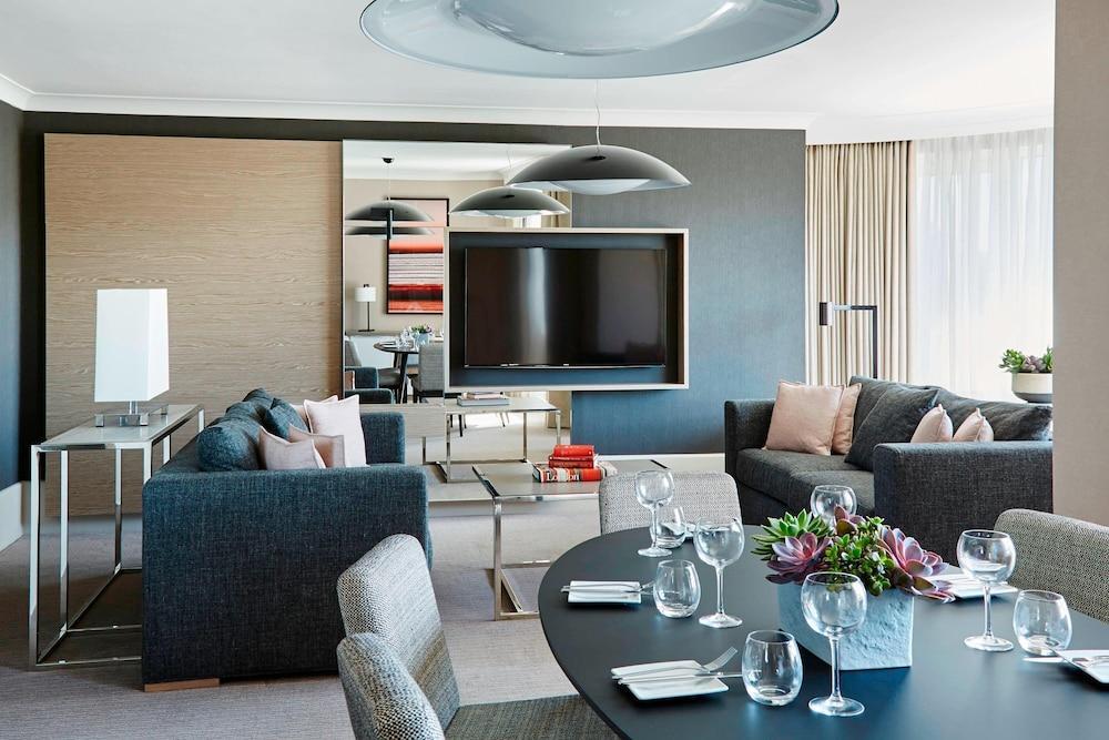 London Marriott Hotel Maida Vale Room Type - Presidential Apartment, 1 Bedroom, Kitchen