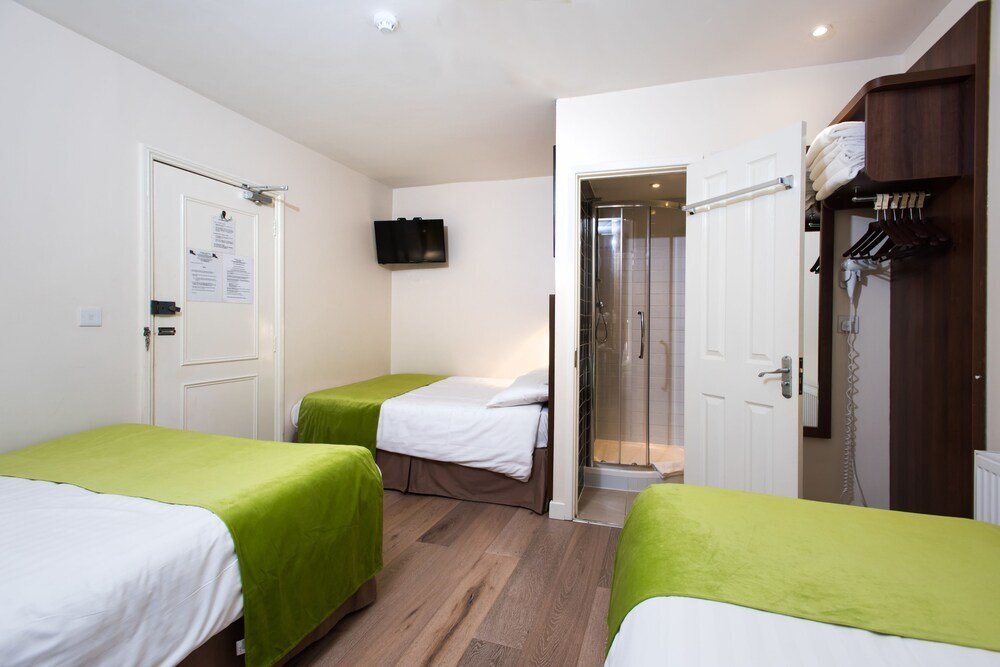 Marble Arch Inn Room Type - Family Room, Private Bathroom