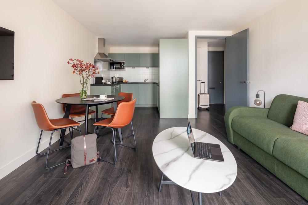 Marlin Apartments Canary Wharf - Tap to explore photos