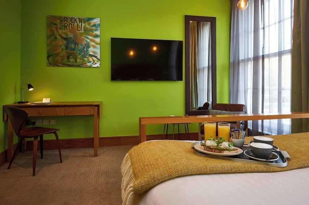 Megaro Hotel Room Type - Signature Design Rooms
