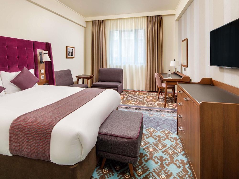 Mercure London Bridge Room Type - Privilege, Double Room, 1 Queen Bed with Sofa bed