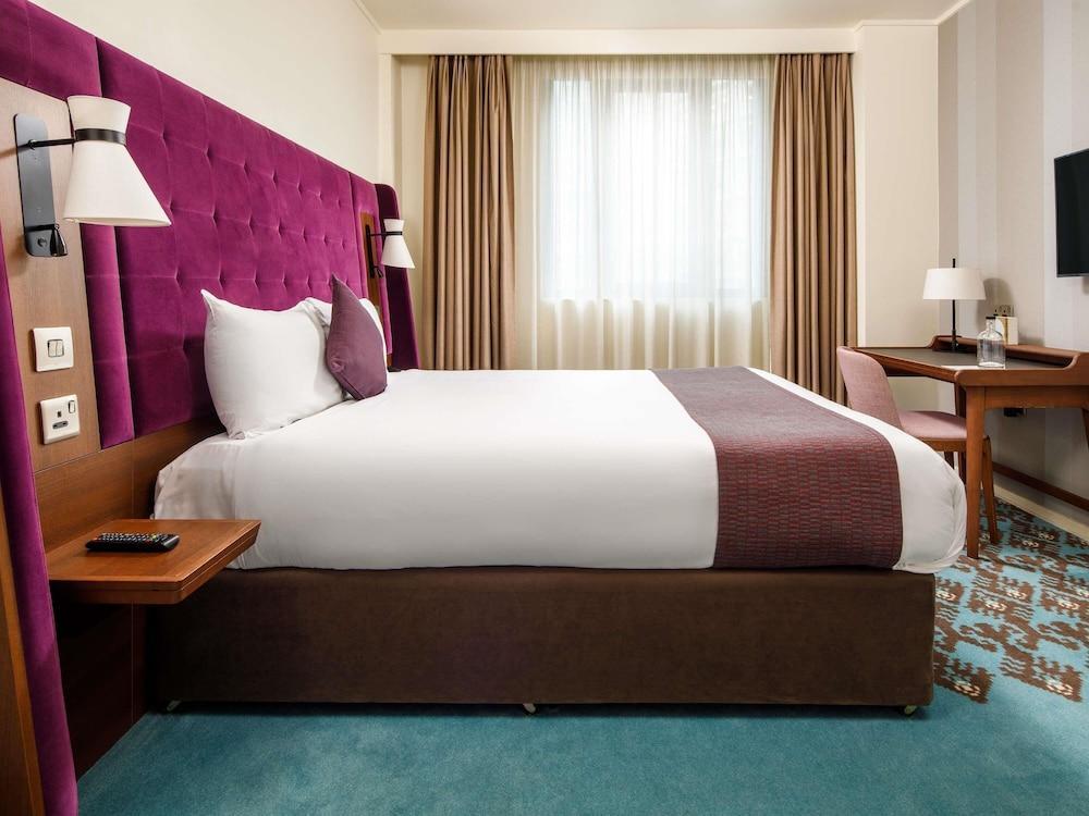 Mercure London Bridge Room Type - Classic Room with Double Bed