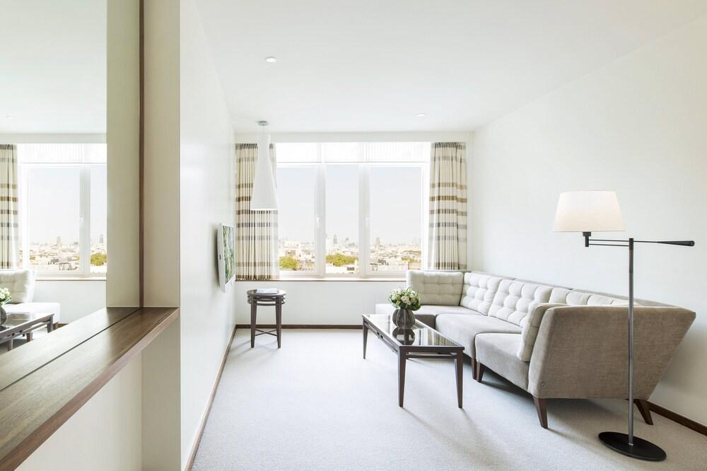 COMO Metropolitan London Room Type - City Suite