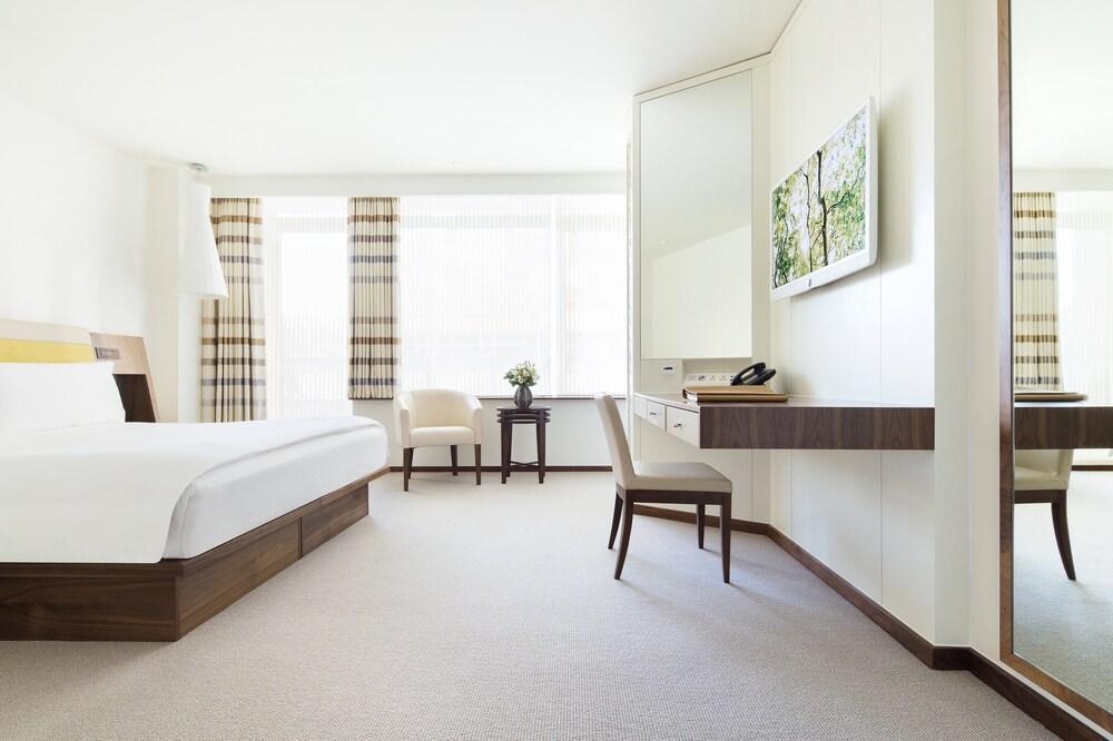 COMO Metropolitan London Room Type - City Room (Metropolitan) COMO Metropolitan London Room Type - City Room (Metropolitan)