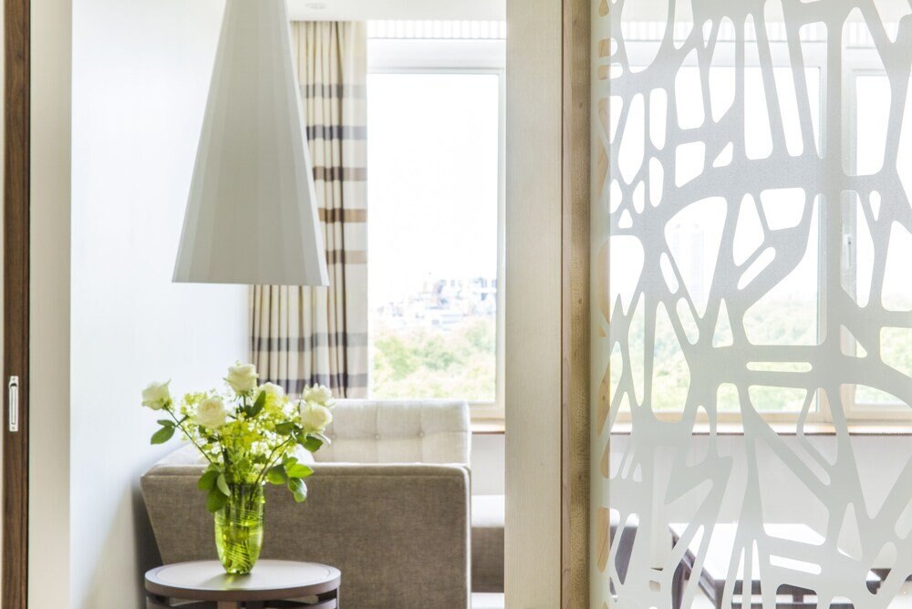COMO Metropolitan London Room Type - City Suite