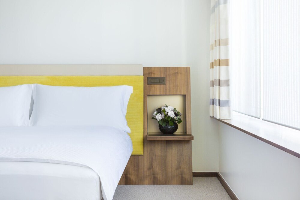 COMO Metropolitan London Room Type - Junior Suite (Park)