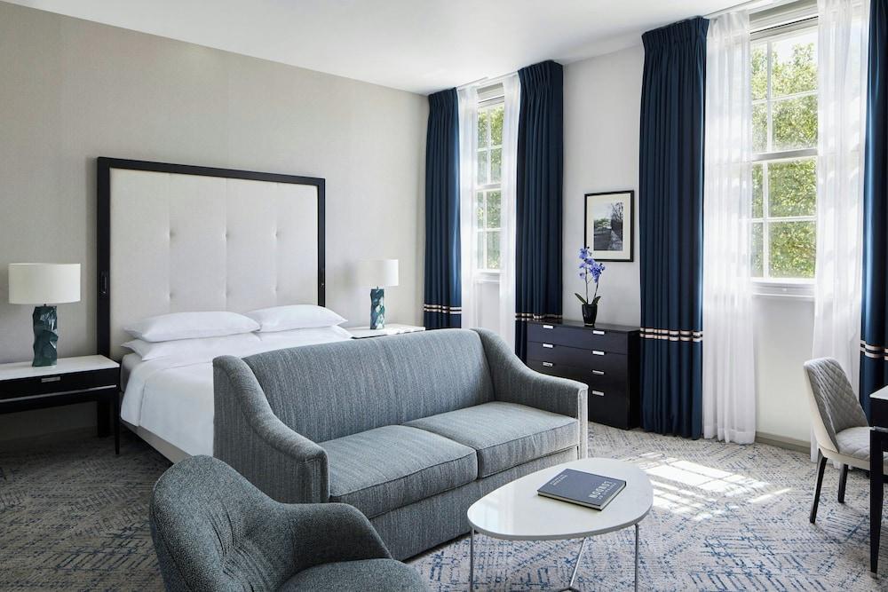 London Marriott Hotel Grosvenor Square Room Type - Executive Room, 1 Double Bed