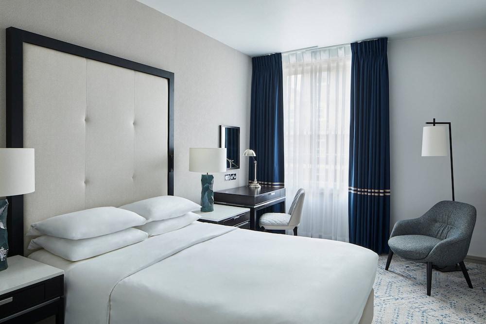 London Marriott Hotel Grosvenor Square Room Type - Classic Room, 1 Queen Bed