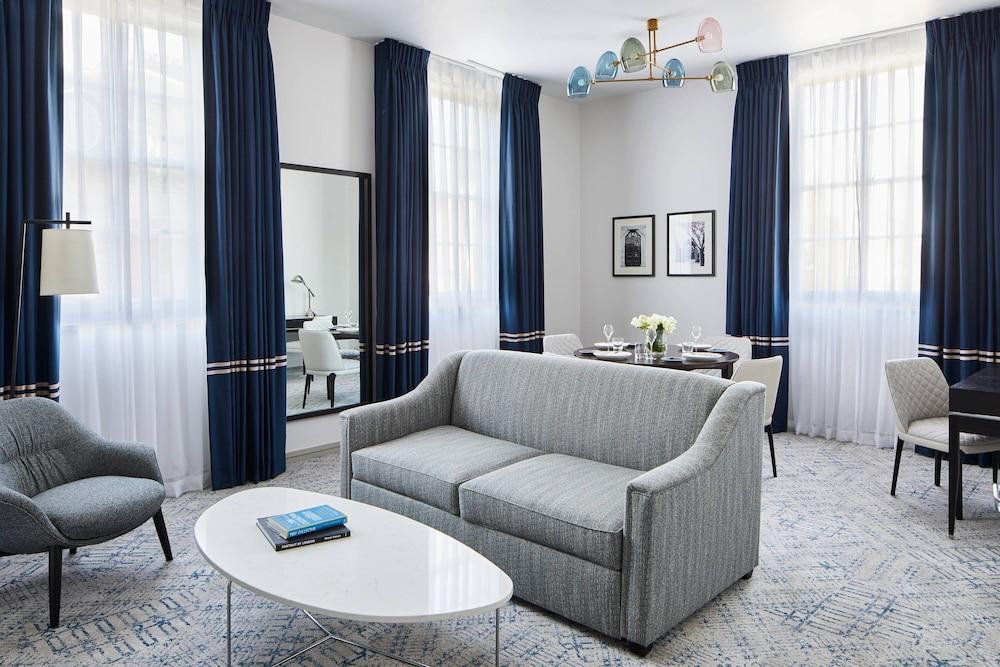 London Marriott Hotel Grosvenor Square Room Type - Club Suite, 1 Double Bed