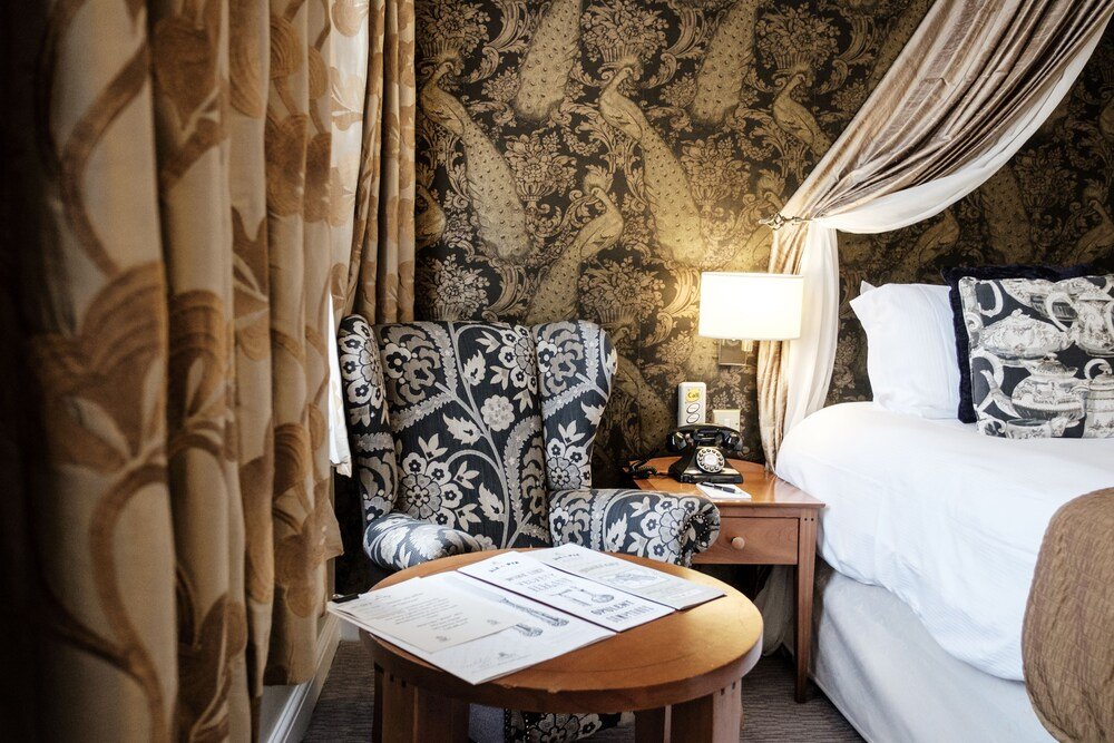The Mad Hatter Hotel Room Type - Standard Double or Twin Room