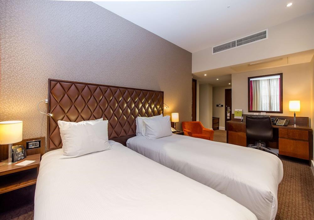 Doubletree by Hilton London Marble Arch Room Type - Deluxe Room, 2 Twin Beds