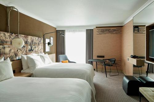 London Marriott Hotel Regents Park - Tap to explore photos