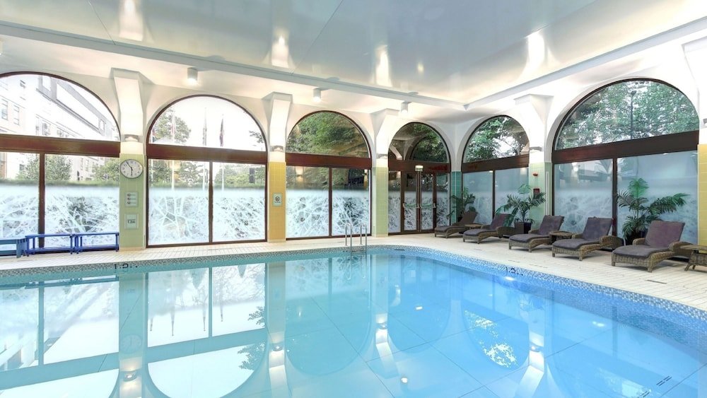 London Marriott Hotel Regents Park - Tap to explore photos