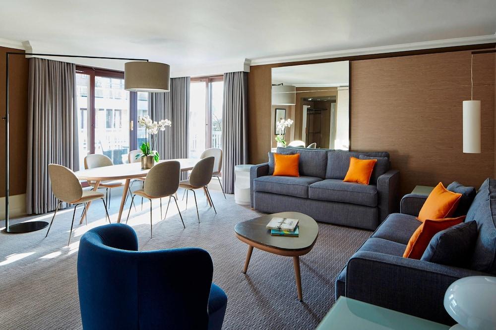 London Marriott Hotel Regents Park Room Type - Club Suite, 1 Double Bed, Terrace