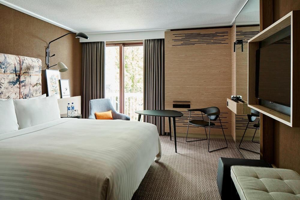London Marriott Hotel Regents Park Room Type - Deluxe Room, 1 King Bed, Balcony