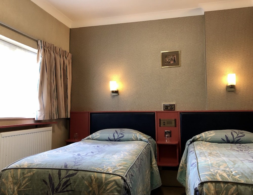 Mitre House Hotel Room Type - Family Suite 4 (Two adjoining rooms with a shared bathroom)