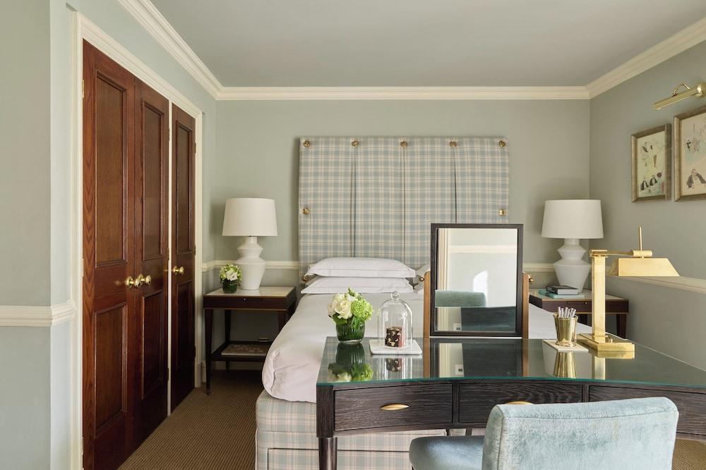 The Milestone Hotel Room Type - Deluxe Room (King/Twin)