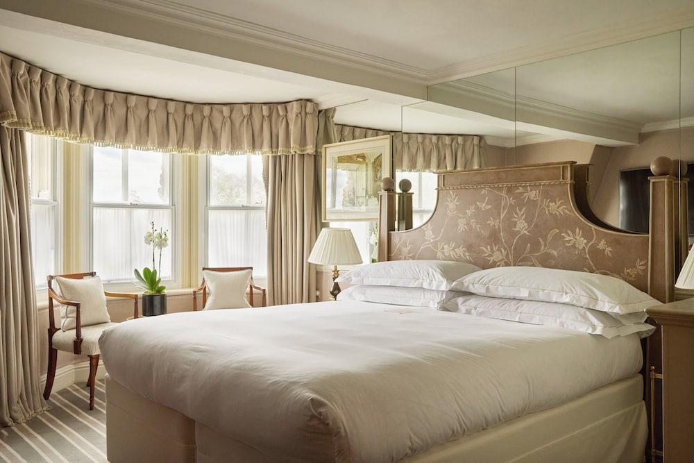 The Milestone Hotel Room Type - Deluxe Room, Park View (King/Twin)