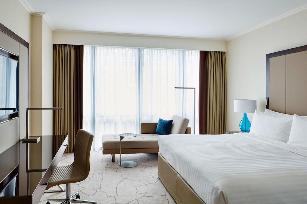 London Marriott Hotel Canary Wharf Room Type - Executive Room, 1 King Bed
