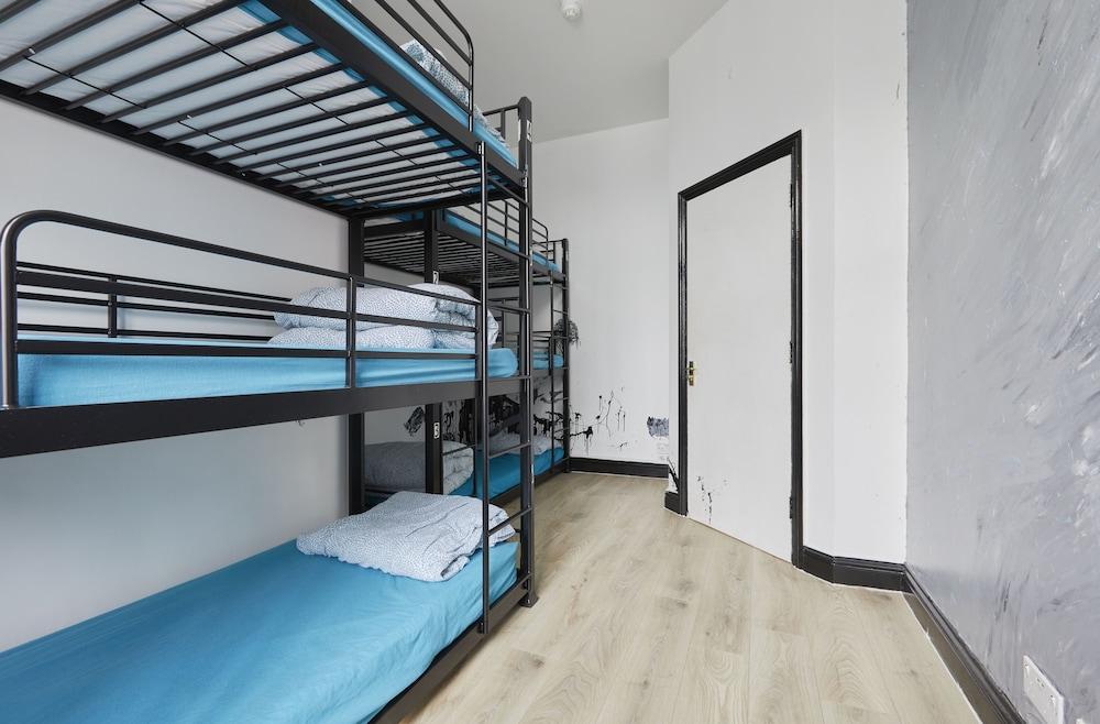 NX London Hostel Room Type - Bed in a Shared 6-bed Female Dormitory