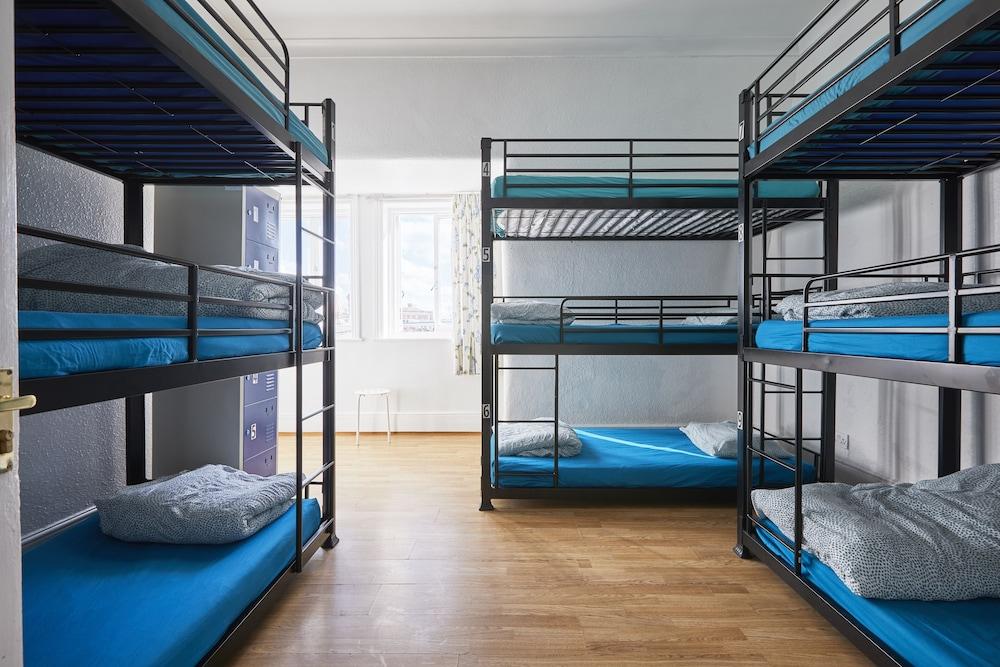 NX London Hostel Room Type - 9-bed Private Room (shared bathroom)