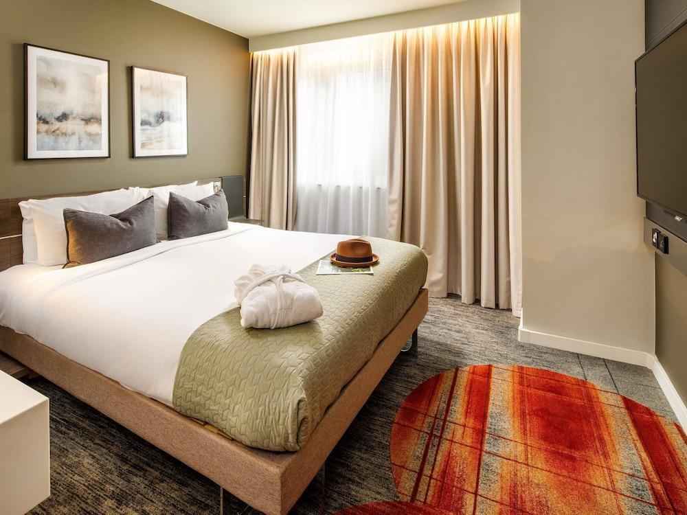 Novotel London Bridge Room Type - Suite Queen bed + convertible Sofa Novotel London Bridge Room Type - Suite Queen bed + convertible Sofa