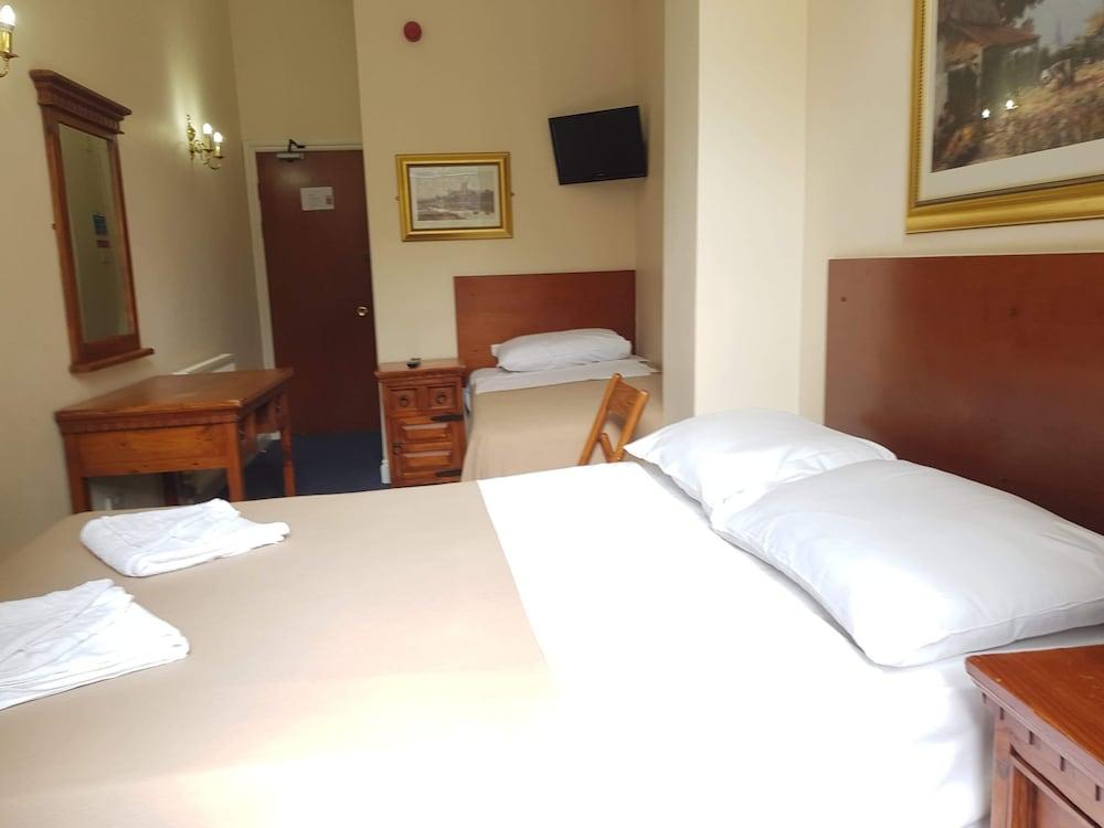 Normandie Hotel Room Type - Triple Room, Ensuite