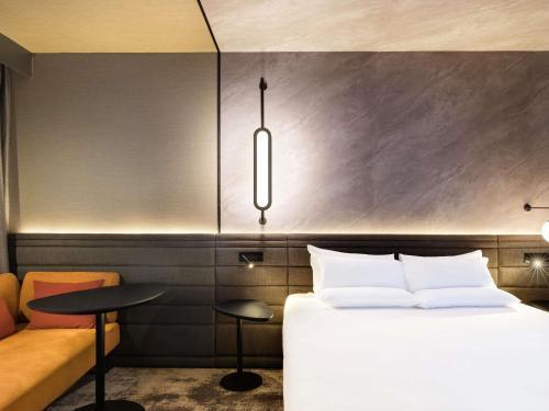 Novotel London Paddington Room Type - Queen Room with Sofa Bed
