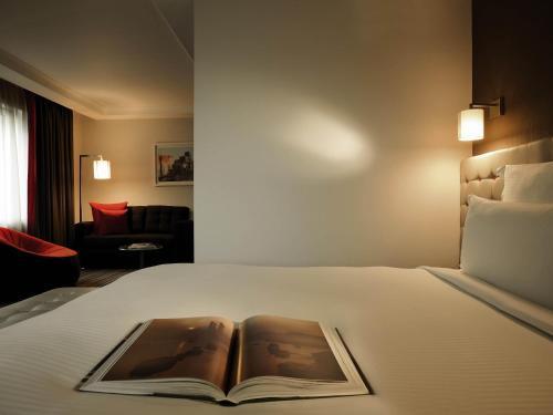 Pullman London St Pancras - Tap to explore photos