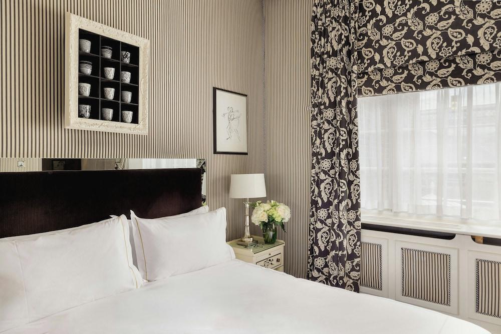 The Montague On The Gardens Room Type - Deluxe King