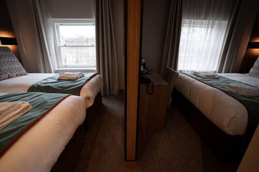 Oxford Hotel Earl's Court Room Type - Quadruple Room