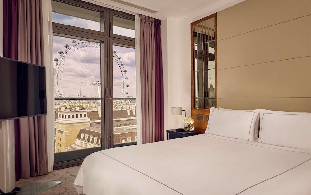 Park Plaza County Hall London Room Type - Junior Suite-London Eye View-1 Double