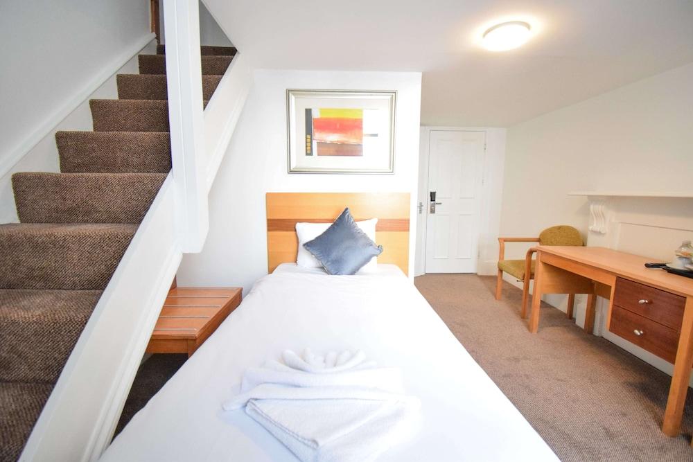 Pembridge Palace Hotel Room Type - Duplex Room