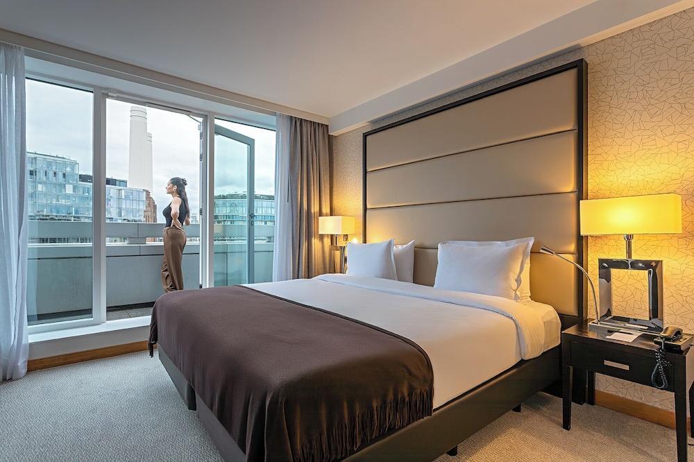 Pestana Chelsea Bridge Hotel & Spa Room Type - Executive One Bedroom Suite with Balcony Pestana Chelsea Bridge Hotel & Spa Room Type - Executive One Bedroom Suite with Balcony