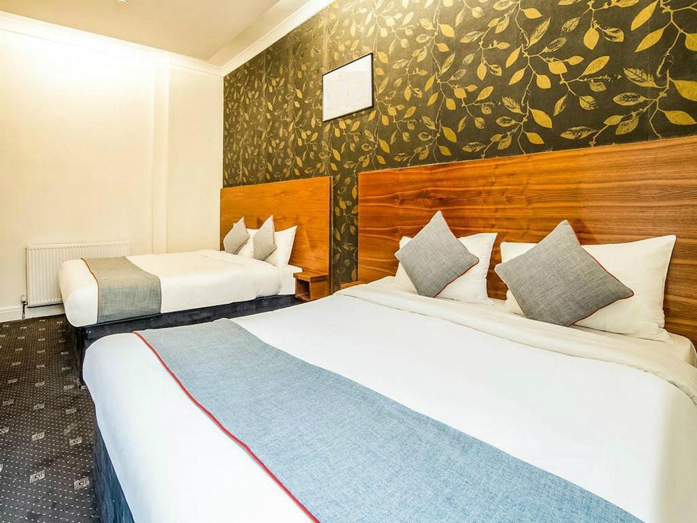 The Park Hotel Room Type - Deluxe Quadruple Room