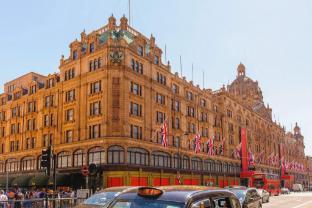 Plaza Hotel Hammersmith - Tap to explore photos
