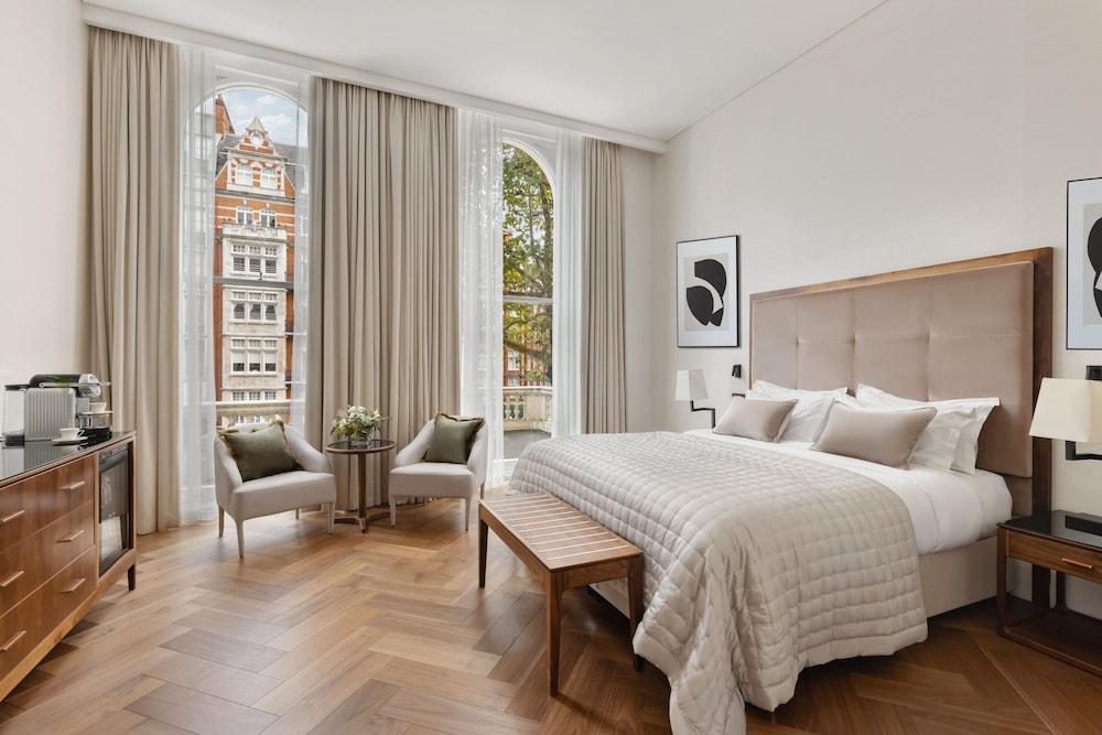 The Queen's Gate Hotel Room Type - Executive room