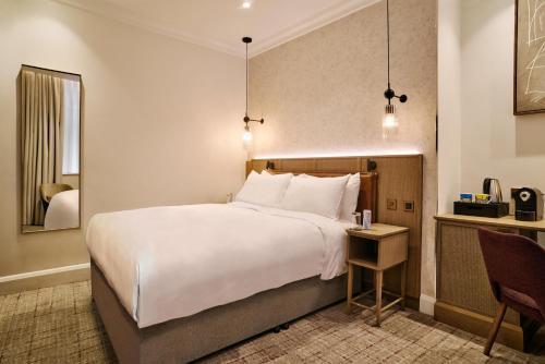 Radisson Blu Hotel, London Euston Square (formerly Grafton) Room Type - Superior Double Room