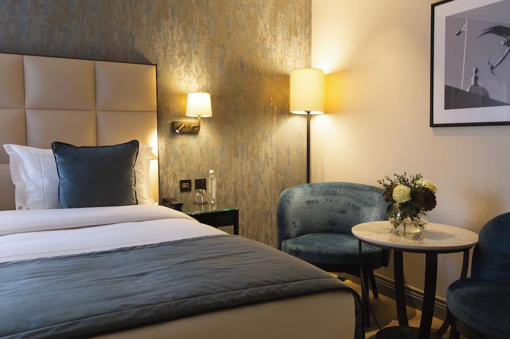 The Rathbone Hotel, Fitzrovia Room Type - The Signature Room