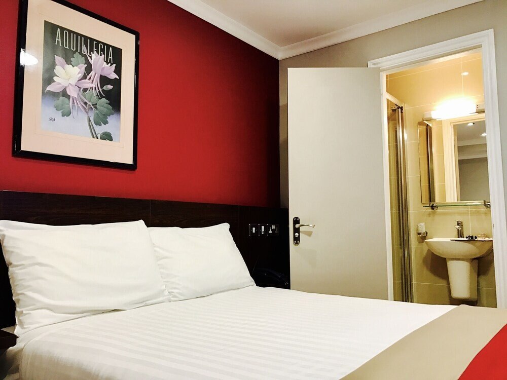 Royal Cambridge Hotel Room Type - Triple Room