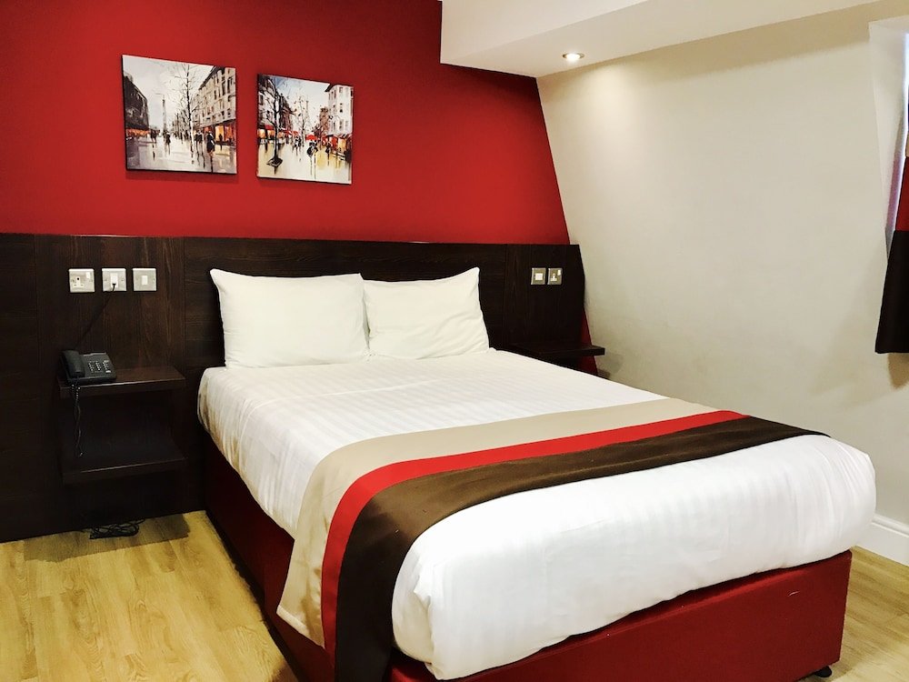 Royal Cambridge Hotel Room Type - Quadruple Room