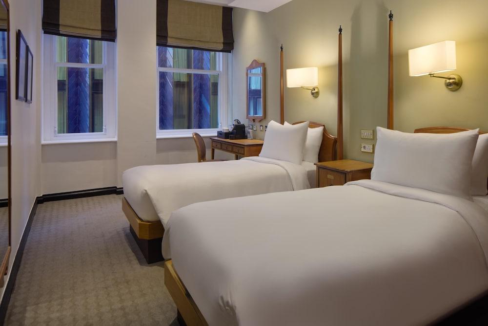 Radisson Blu Hotel, London Leicester Square Room Type - Superior Twin Room