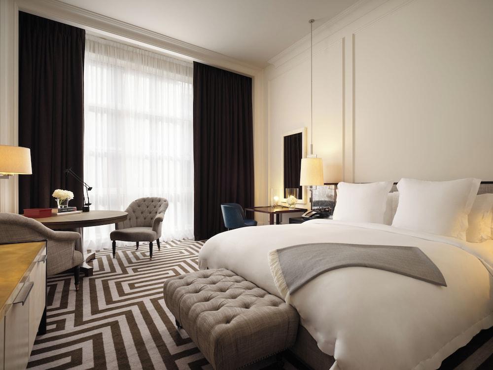 Rosewood London Room Type - Grand Room, 1 King Bed (Premier)