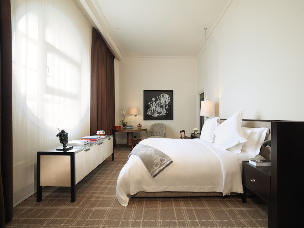 Rosewood London Room Type - Superior Suite